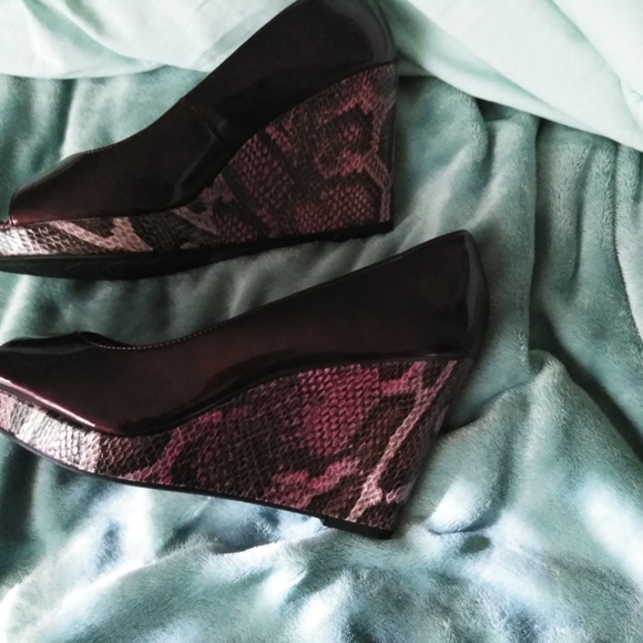 Platforms - Picture 2 of 3